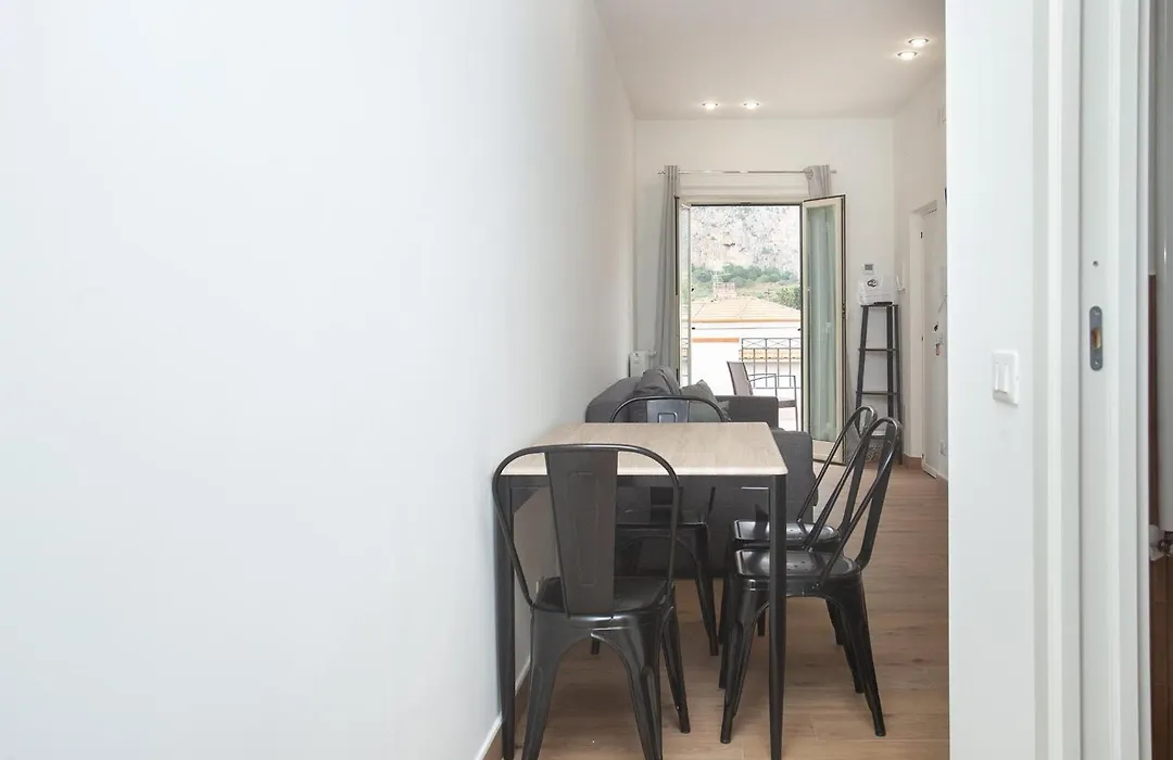 Mondello Twentytwo House-1